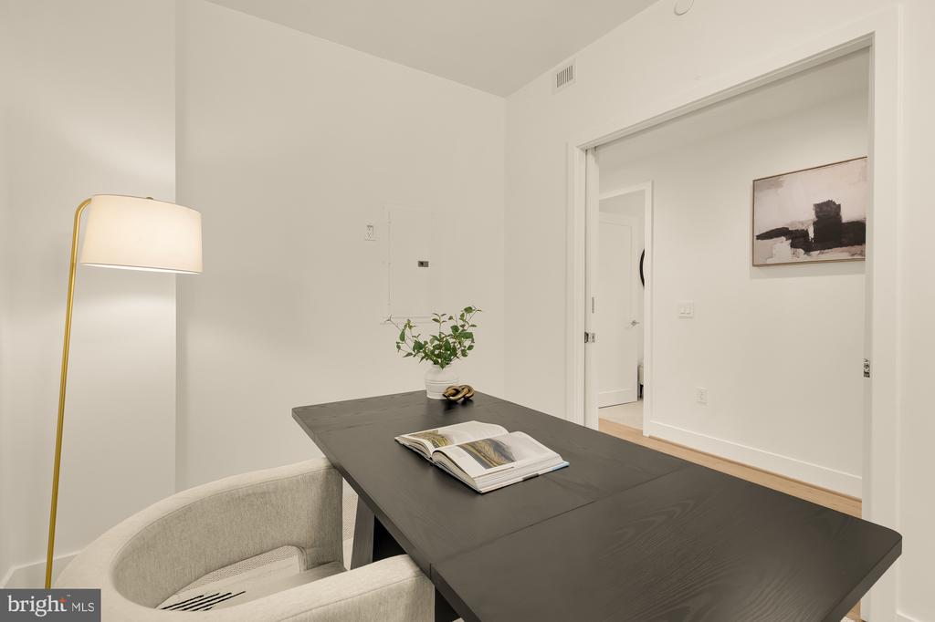 45 SUTTON SQUARE SW Unit: 906