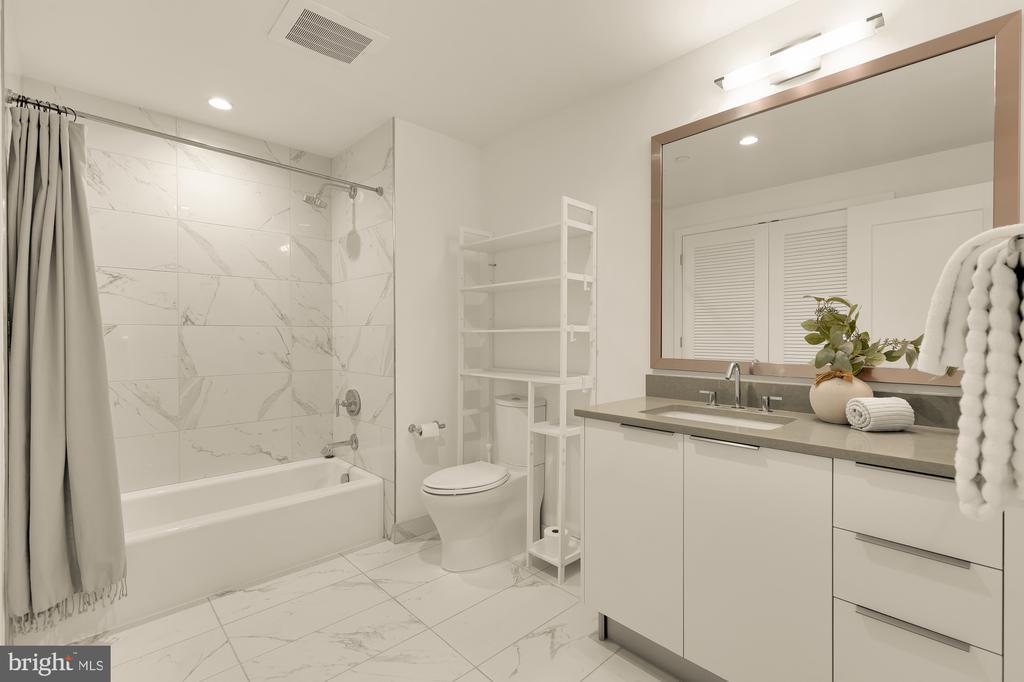 45 SUTTON SQUARE SW Unit: 906