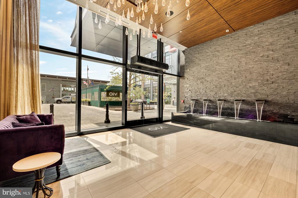 45 SUTTON SQUARE SW Unit: 906