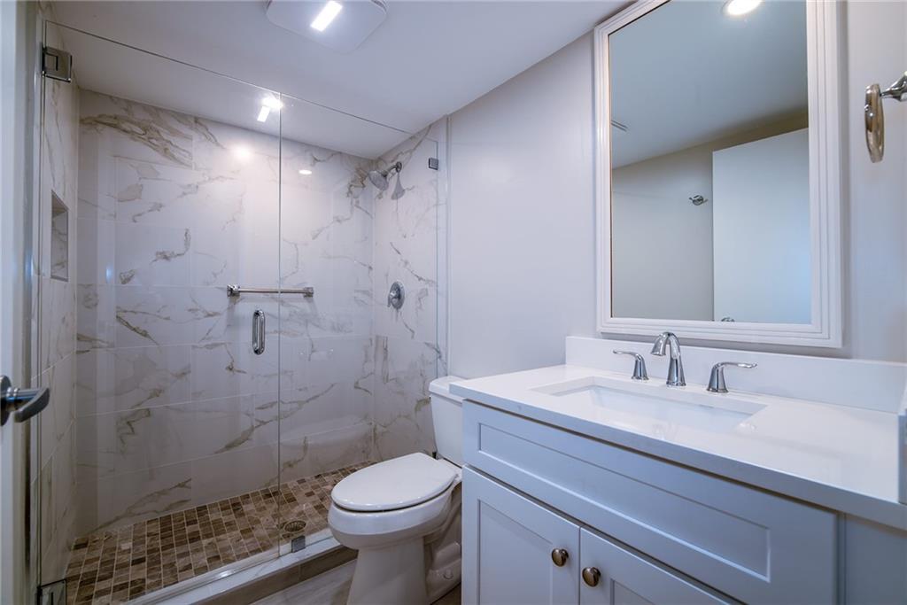 930 SW 9th Street Cir Unit: 104