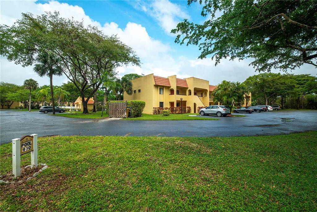 930 SW 9th Street Cir Unit: 104