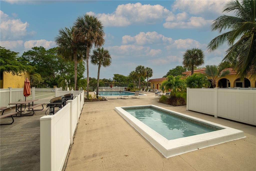 930 SW 9th Street Cir Unit: 104