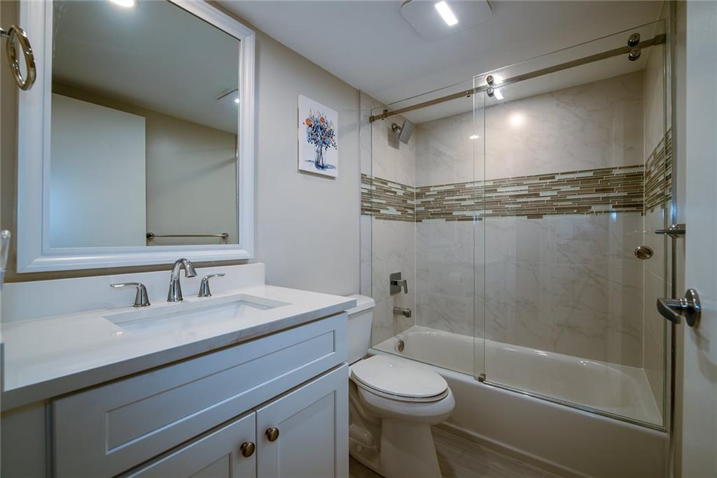 930 SW 9th Street Cir Unit: 104
