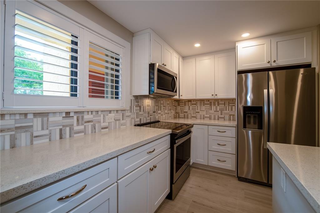 930 SW 9th Street Cir Unit: 104