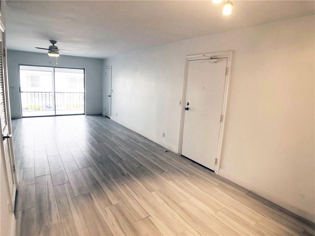 6521 bay club Unit: 4