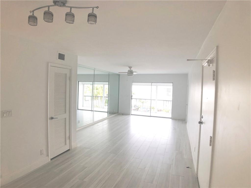 6521 bay club Unit: 4