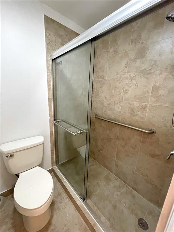 6241 Bay Club Dr Unit: 2