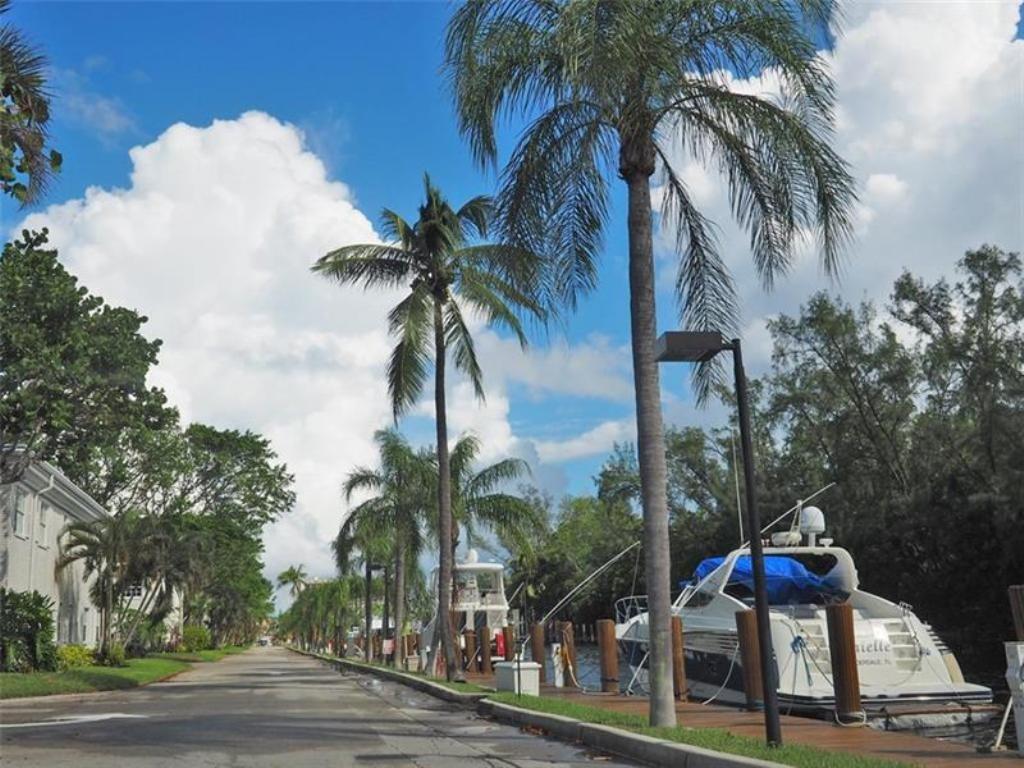 6241 Bay Club Dr Unit: 2