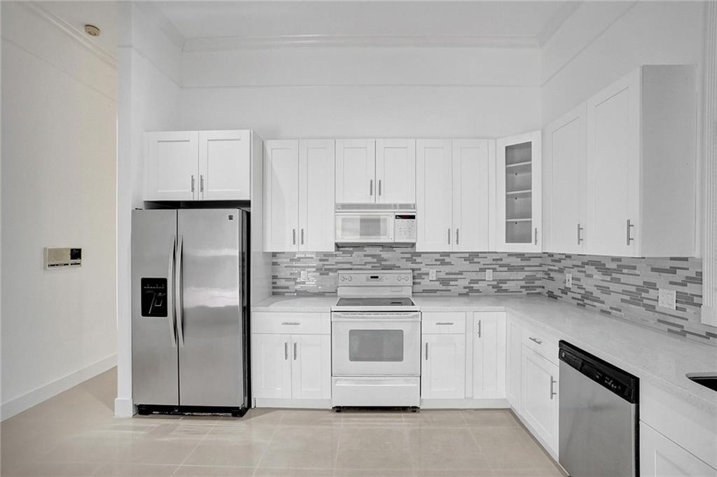 5811 NW 40th Ter