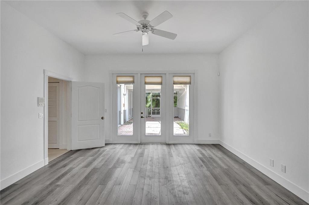 5811 NW 40th Ter