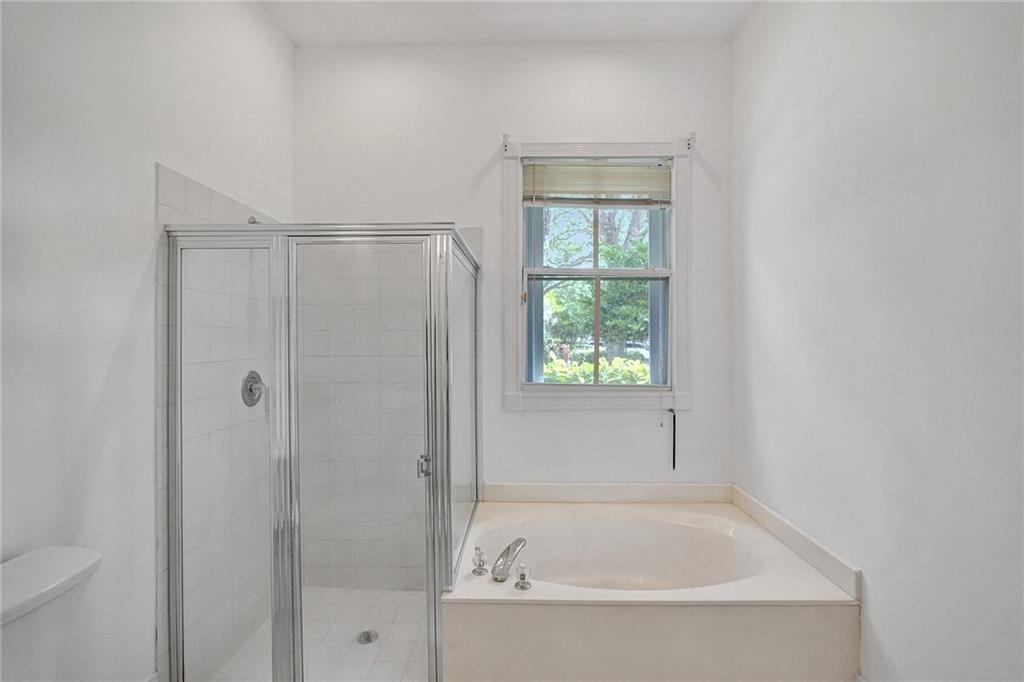5811 NW 40th Ter