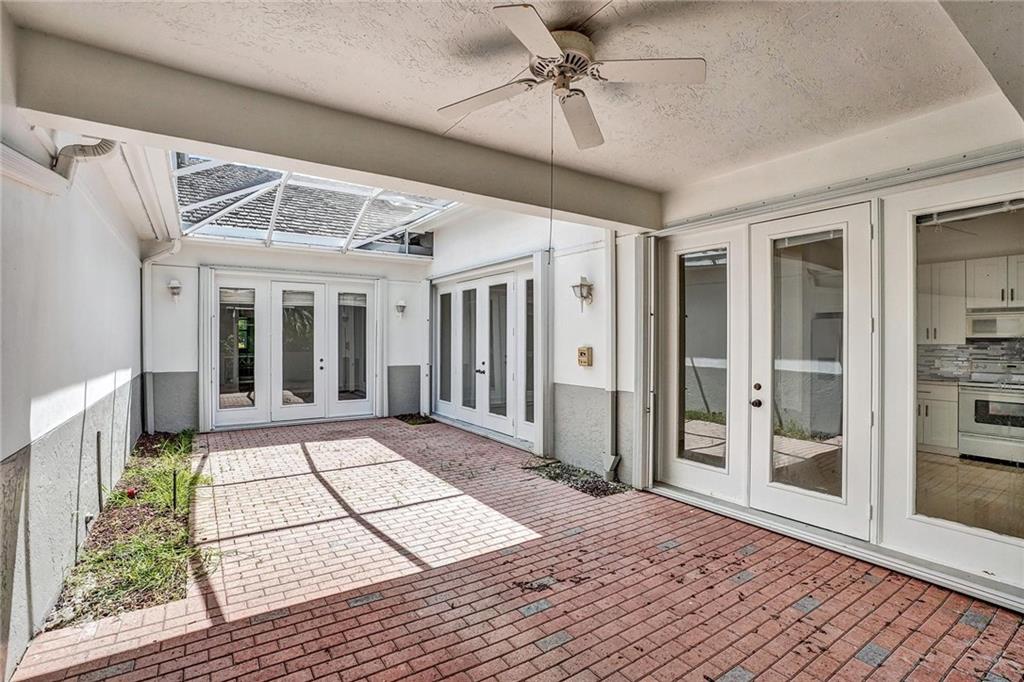 5811 NW 40th Ter