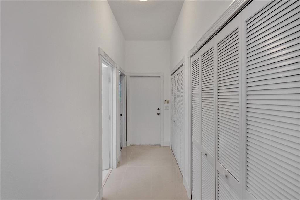 5811 NW 40th Ter