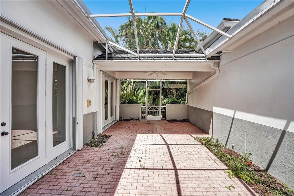5811 NW 40th Ter