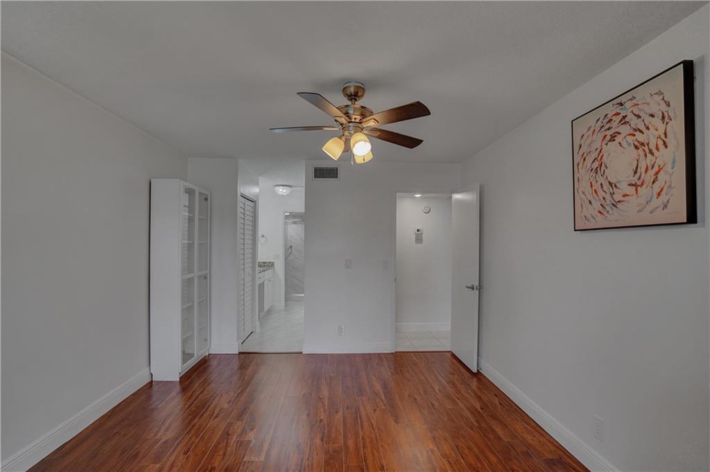 2043 SW 15th St Unit: 205