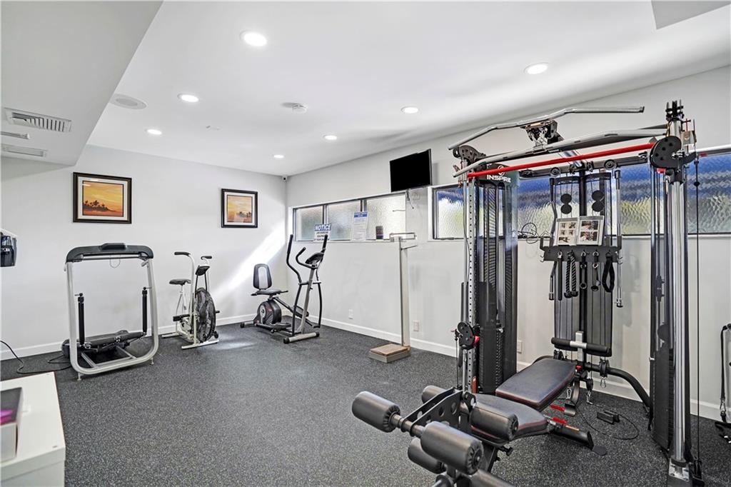 2043 SW 15th St Unit: 205