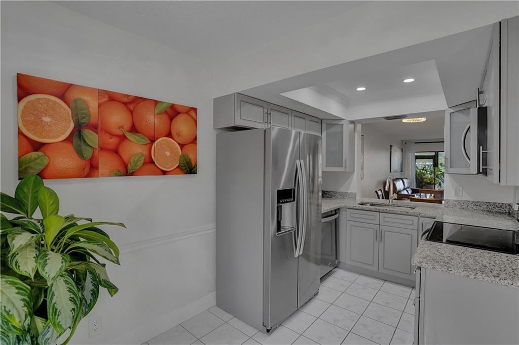 2043 SW 15th St Unit: 205