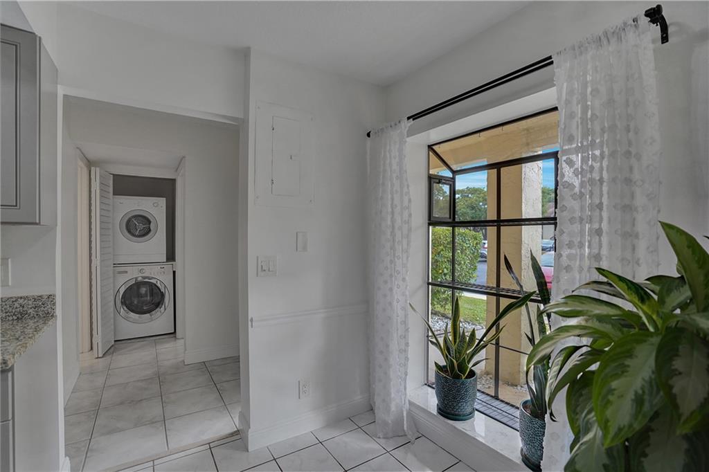 2043 SW 15th St Unit: 205