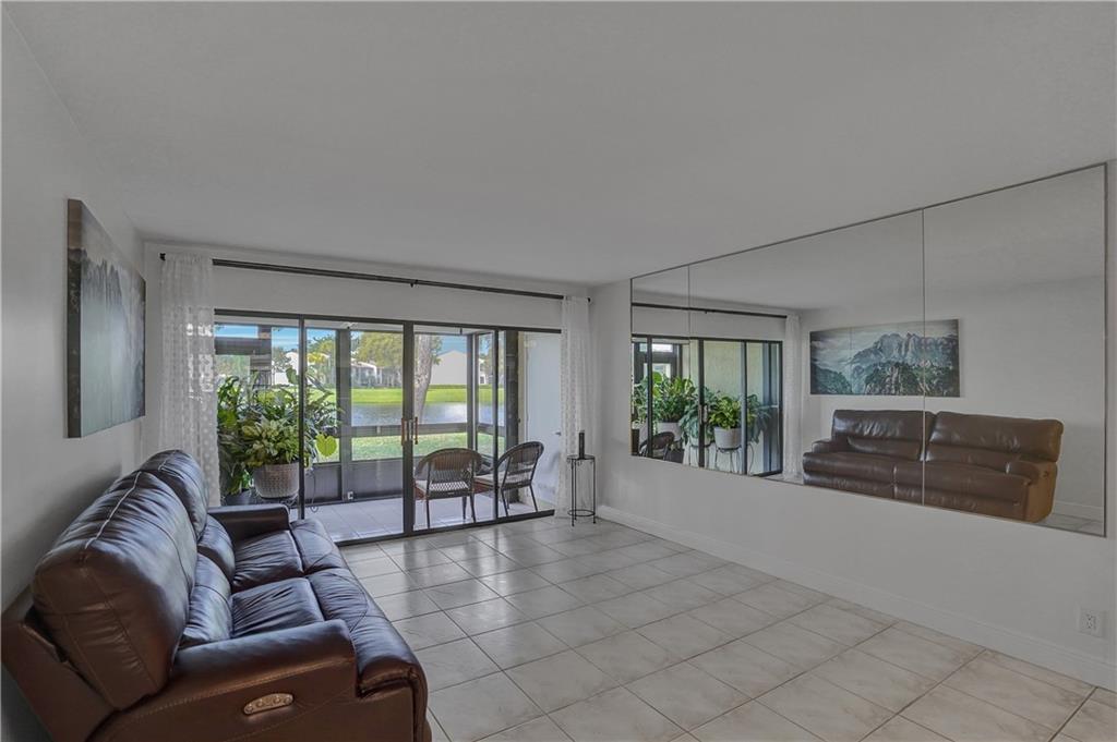 2043 SW 15th St Unit: 205