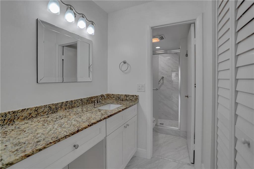 2043 SW 15th St Unit: 205