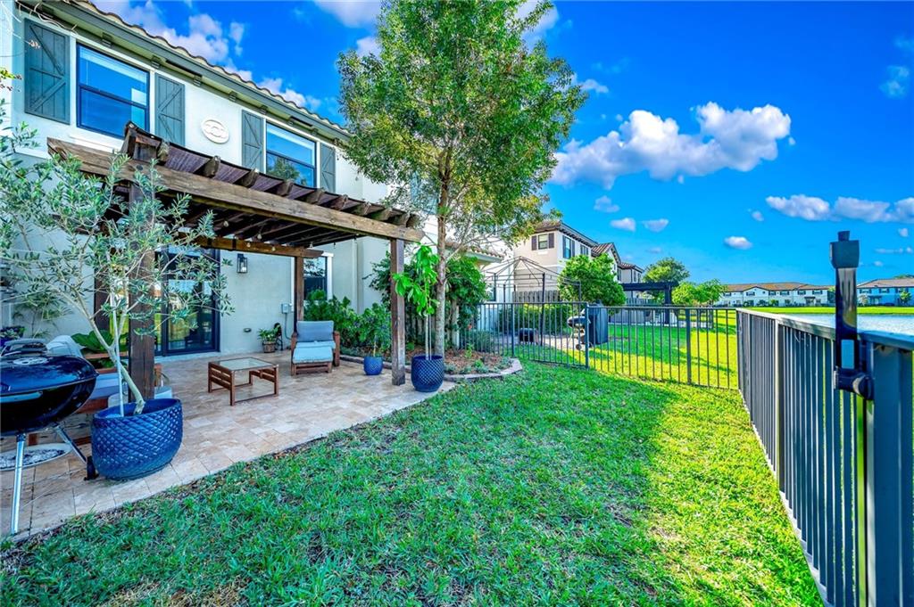 5312 Santa Maria Ave Unit: 5312