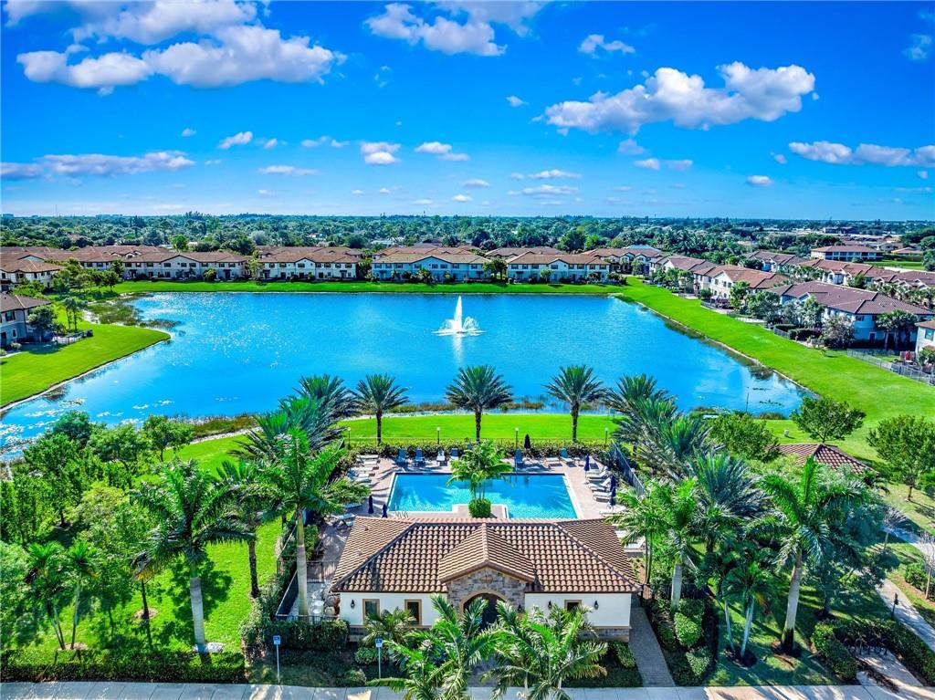 5312 Santa Maria Ave Unit: 5312