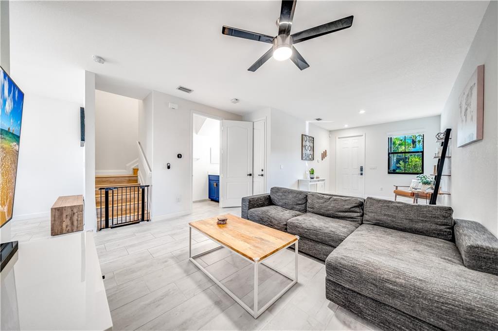 5312 Santa Maria Ave Unit: 5312