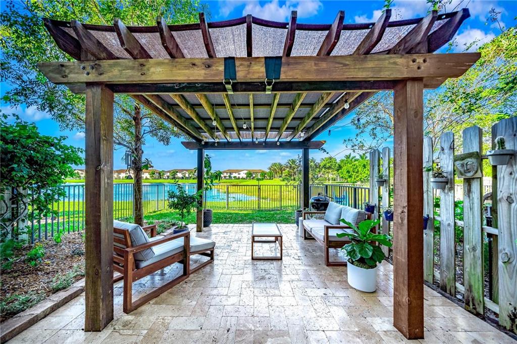 5312 Santa Maria Ave Unit: 5312