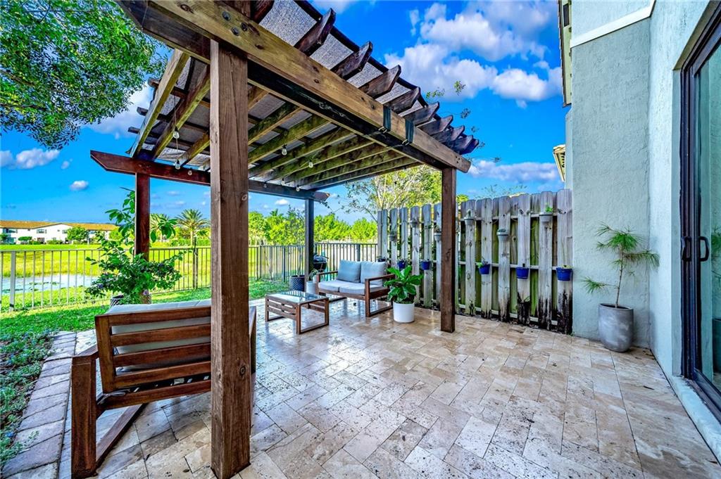 5312 Santa Maria Ave Unit: 5312