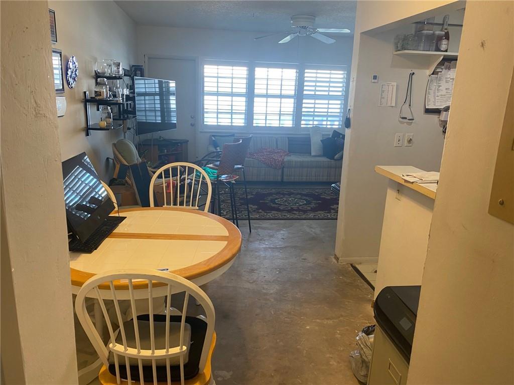 5203 NE 24th Ter Unit: B-306