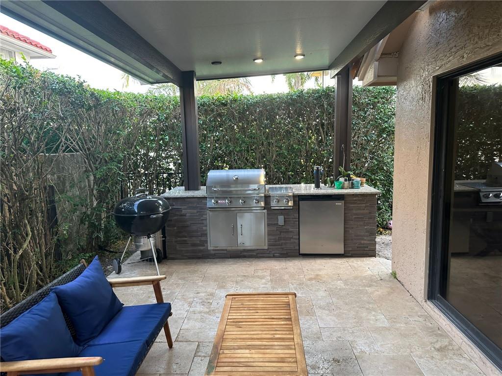 4180 NW 6th Ct