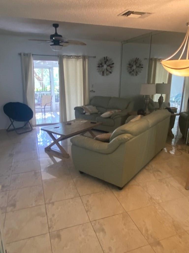 2687 NE 15th St Unit: 2687
