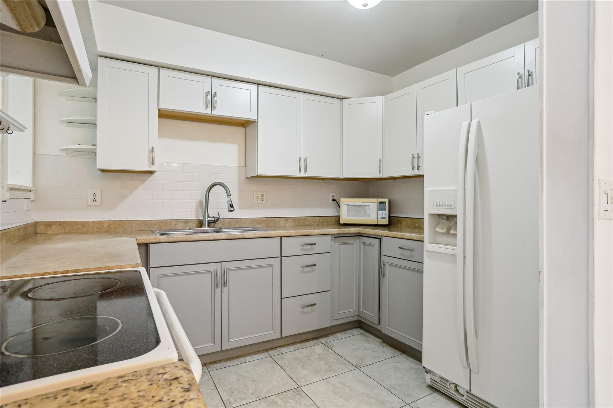 9930 Pineapple Tree Drive 112