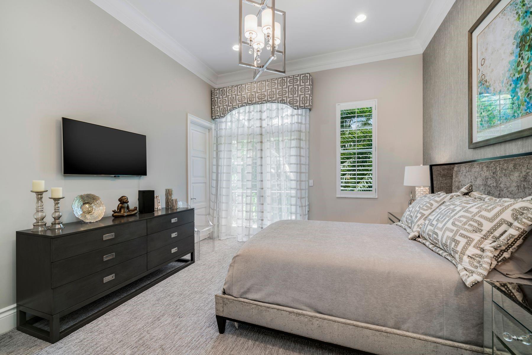 1001 Hillsboro Mile
