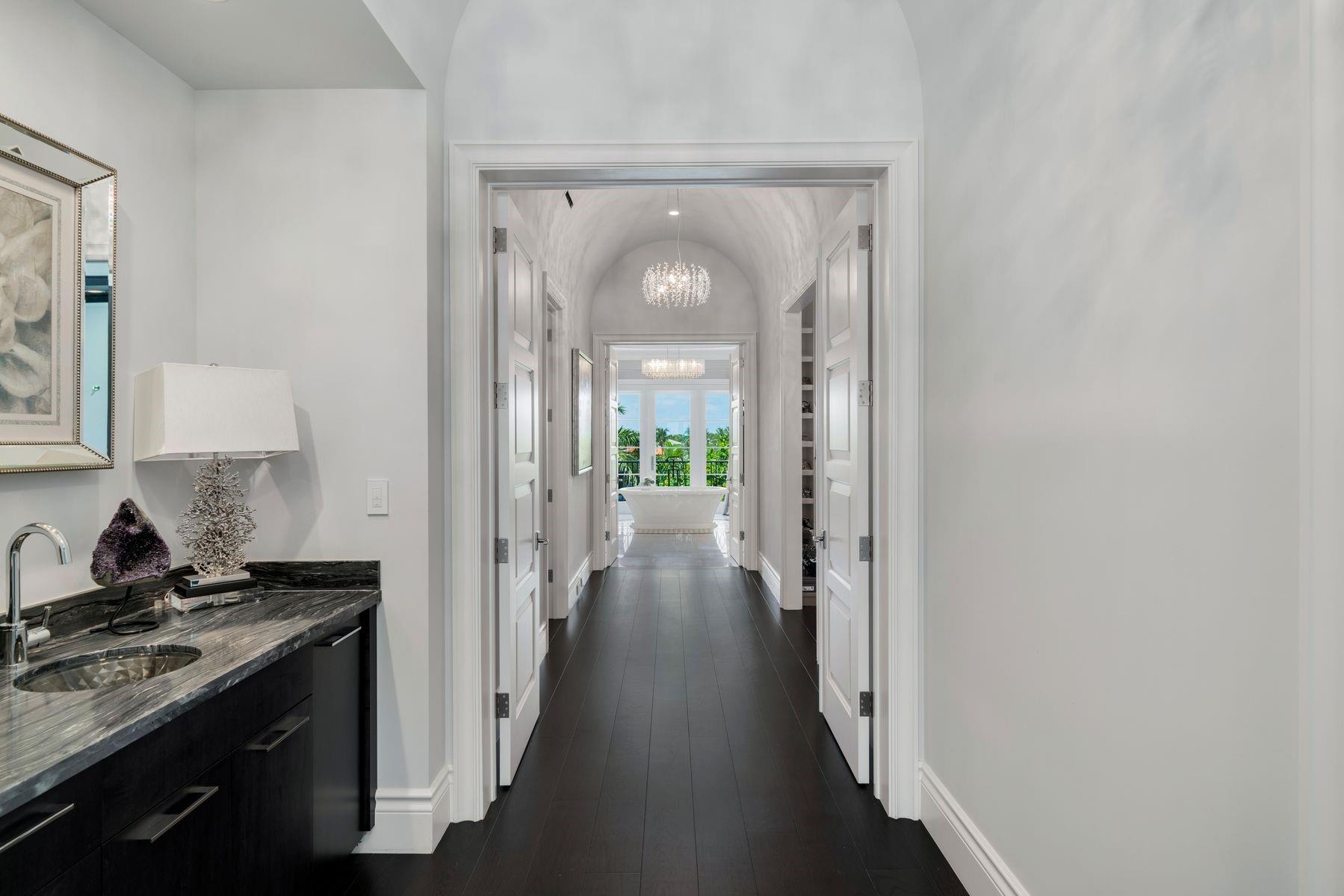 1001 Hillsboro Mile