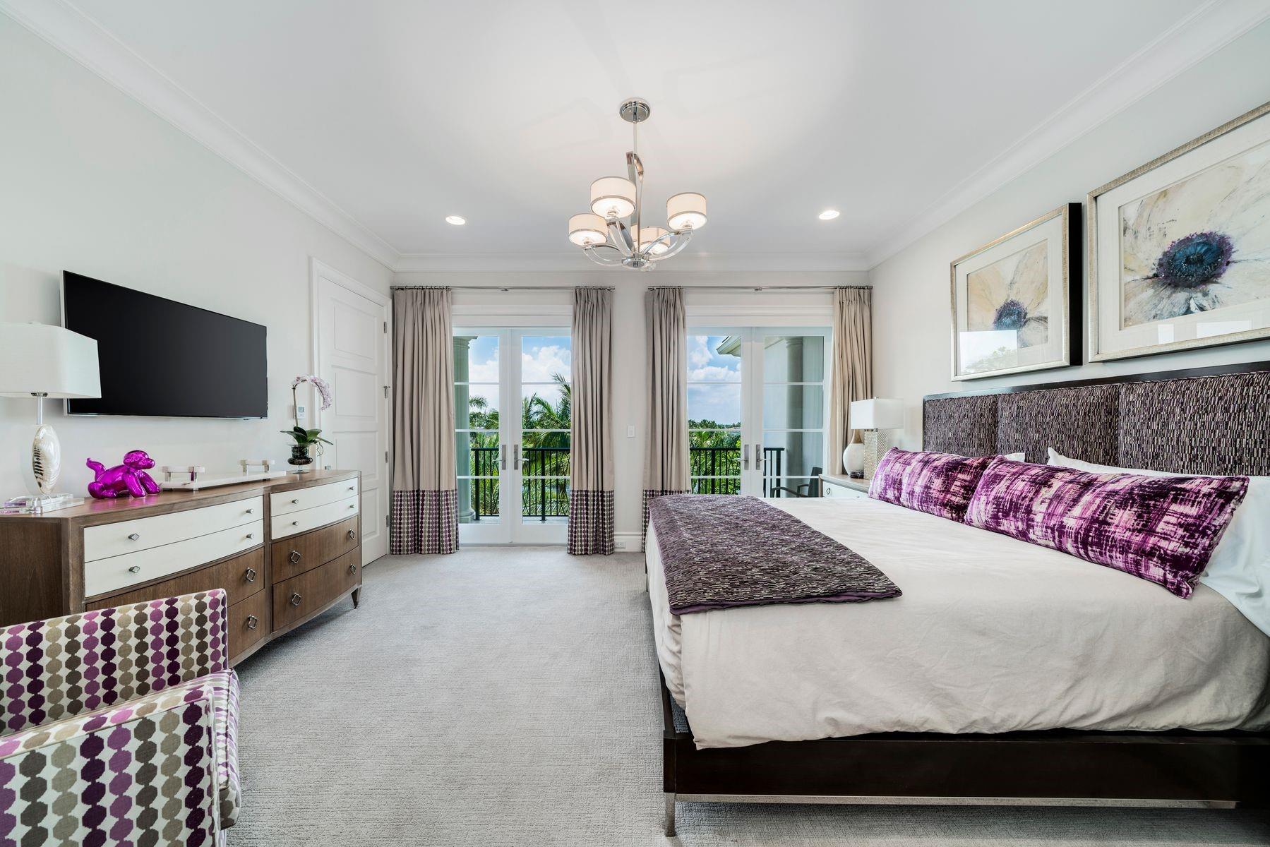 1001 Hillsboro Mile