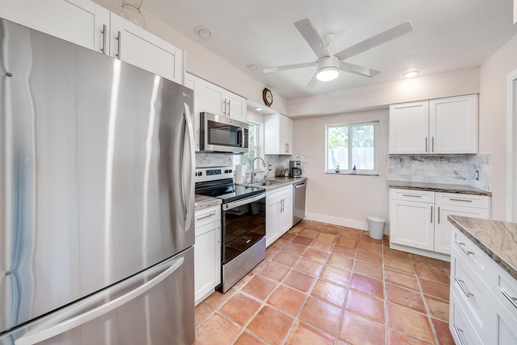 1660 Poinsettia Dr