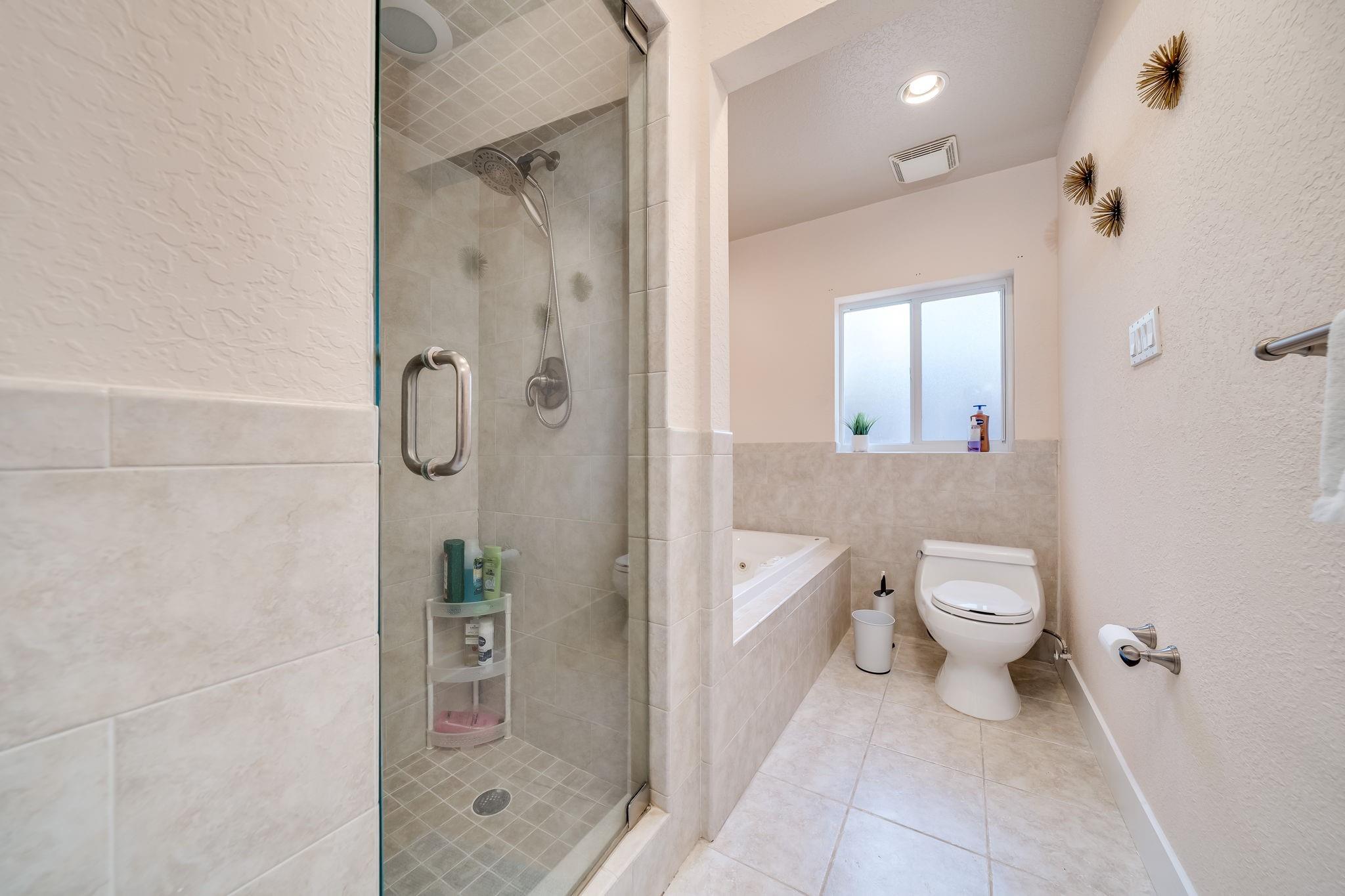 1660 Poinsettia Dr