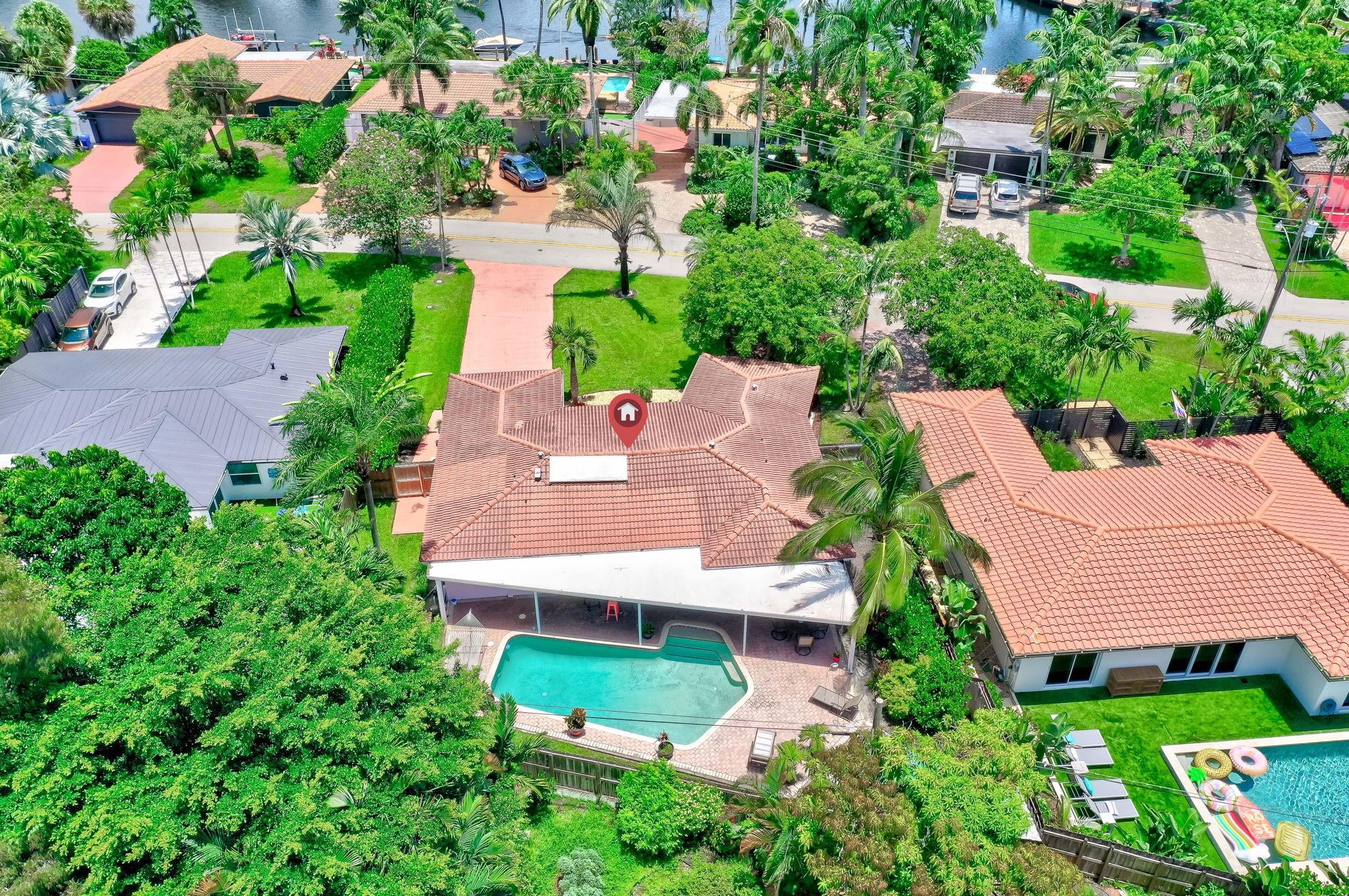 1660 Poinsettia Dr