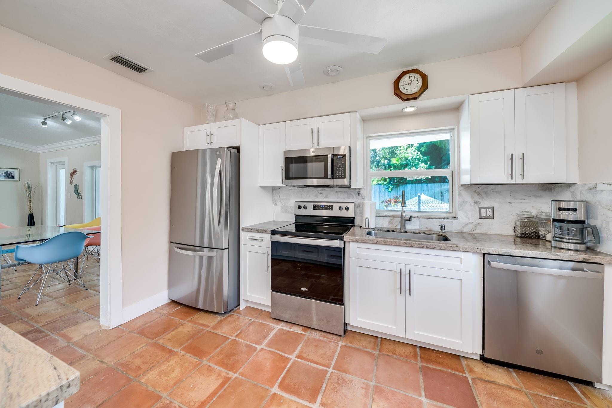 1660 Poinsettia Dr