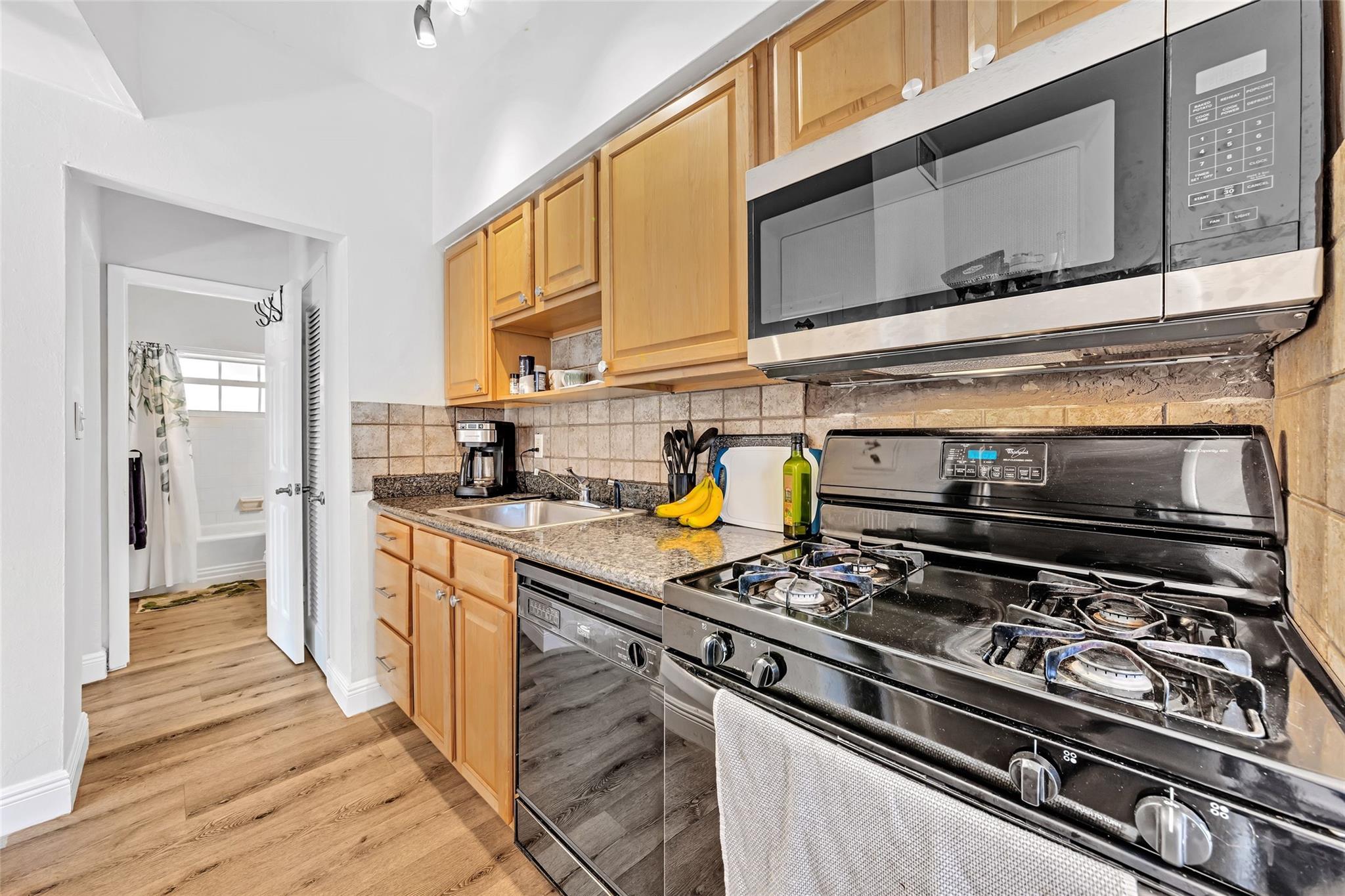 805 NE 17th Ave