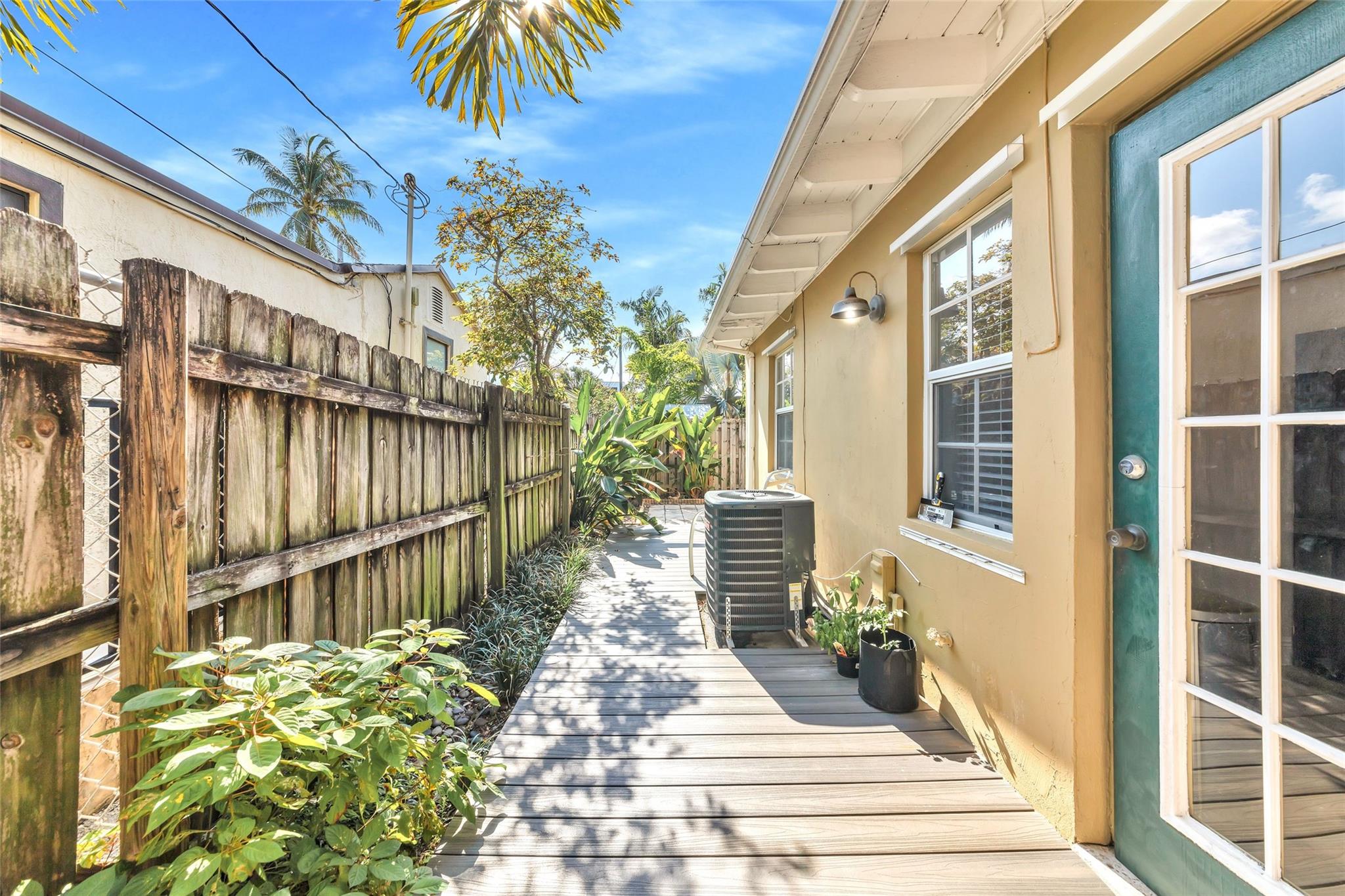 805 NE 17th Ave