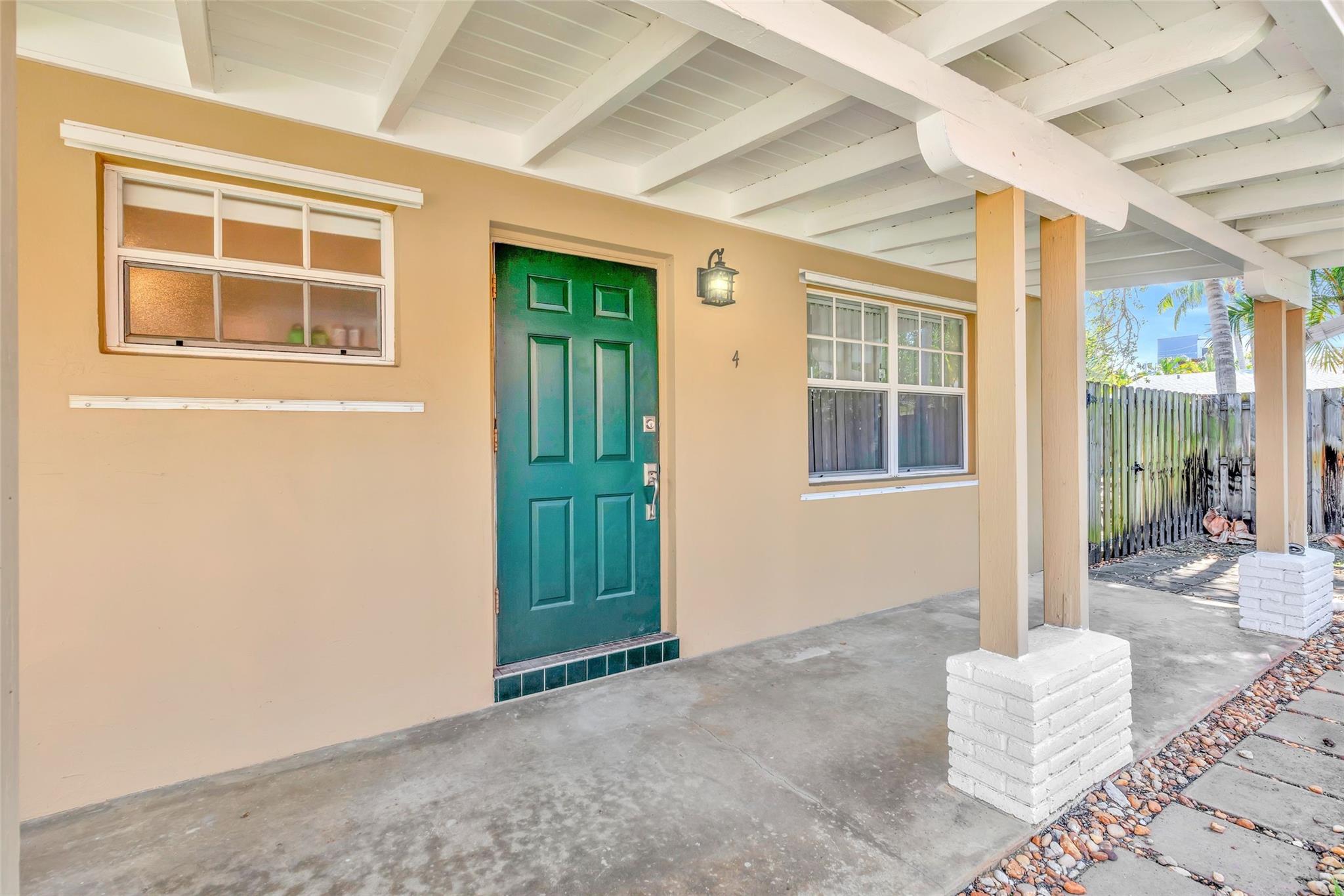 805 NE 17th Ave