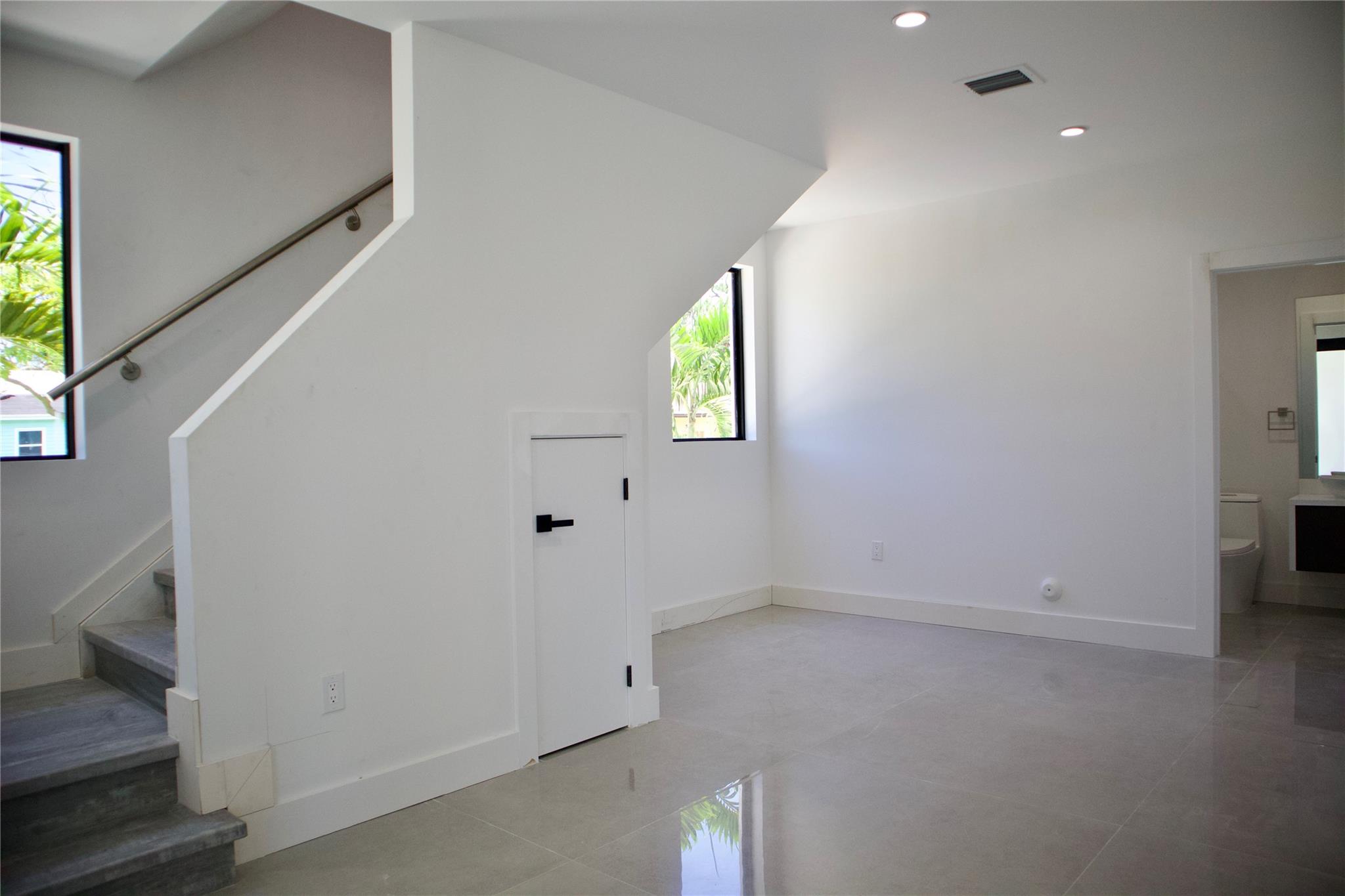 1296 NE 35th Street 1296