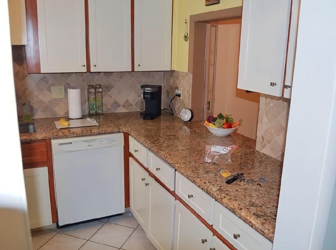 300 NE 20th St Unit: 5140