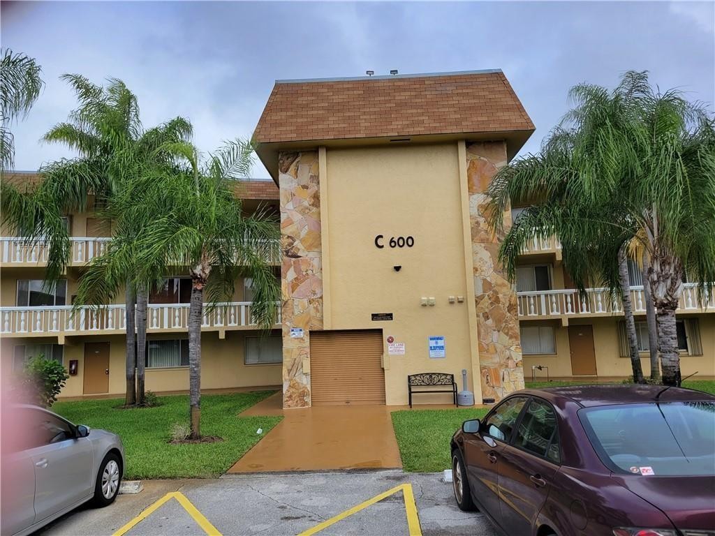 600 Village Green Ct Unit: 108