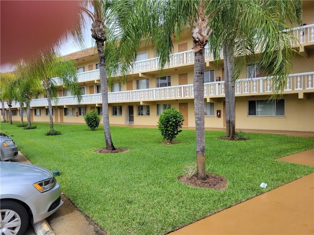600 Village Green Ct Unit: 108