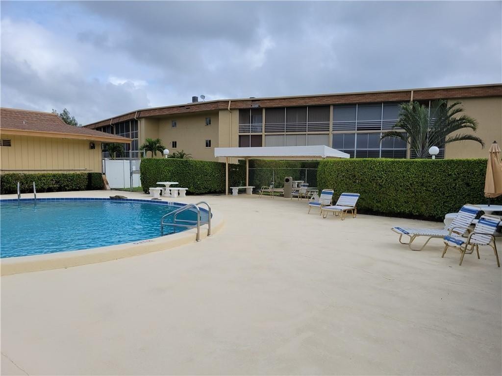 600 Village Green Ct Unit: 108