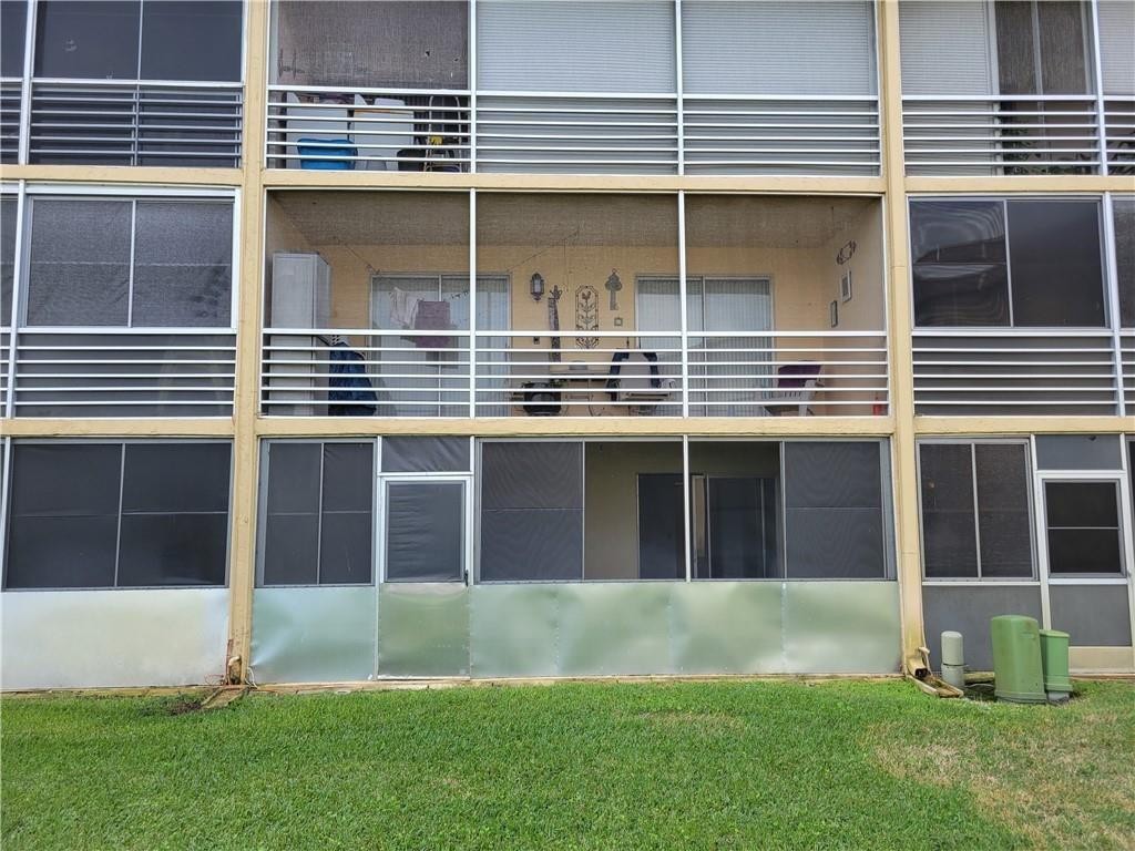 600 Village Green Ct Unit: 108