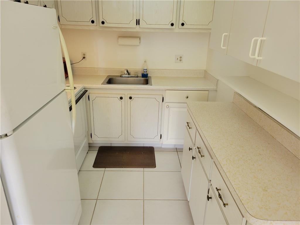 600 Village Green Ct Unit: 108